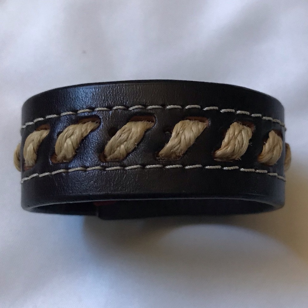 Handmade Leather Bracelet - Picture 2 of 6